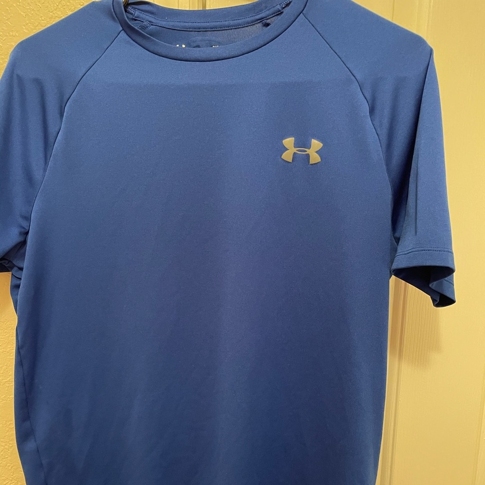 Men’s Under Armour t-shirt NWOT